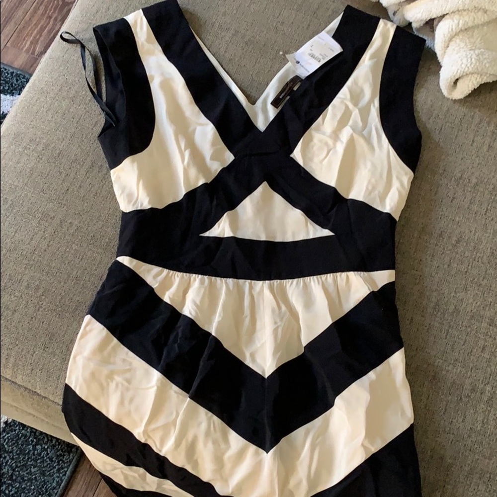 BCBG black and cream chevron silk dress sz 6 NWT